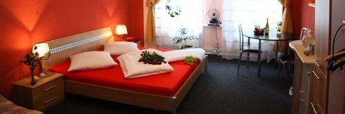 Hotel Pension Insor Berlin Bagian luar foto
