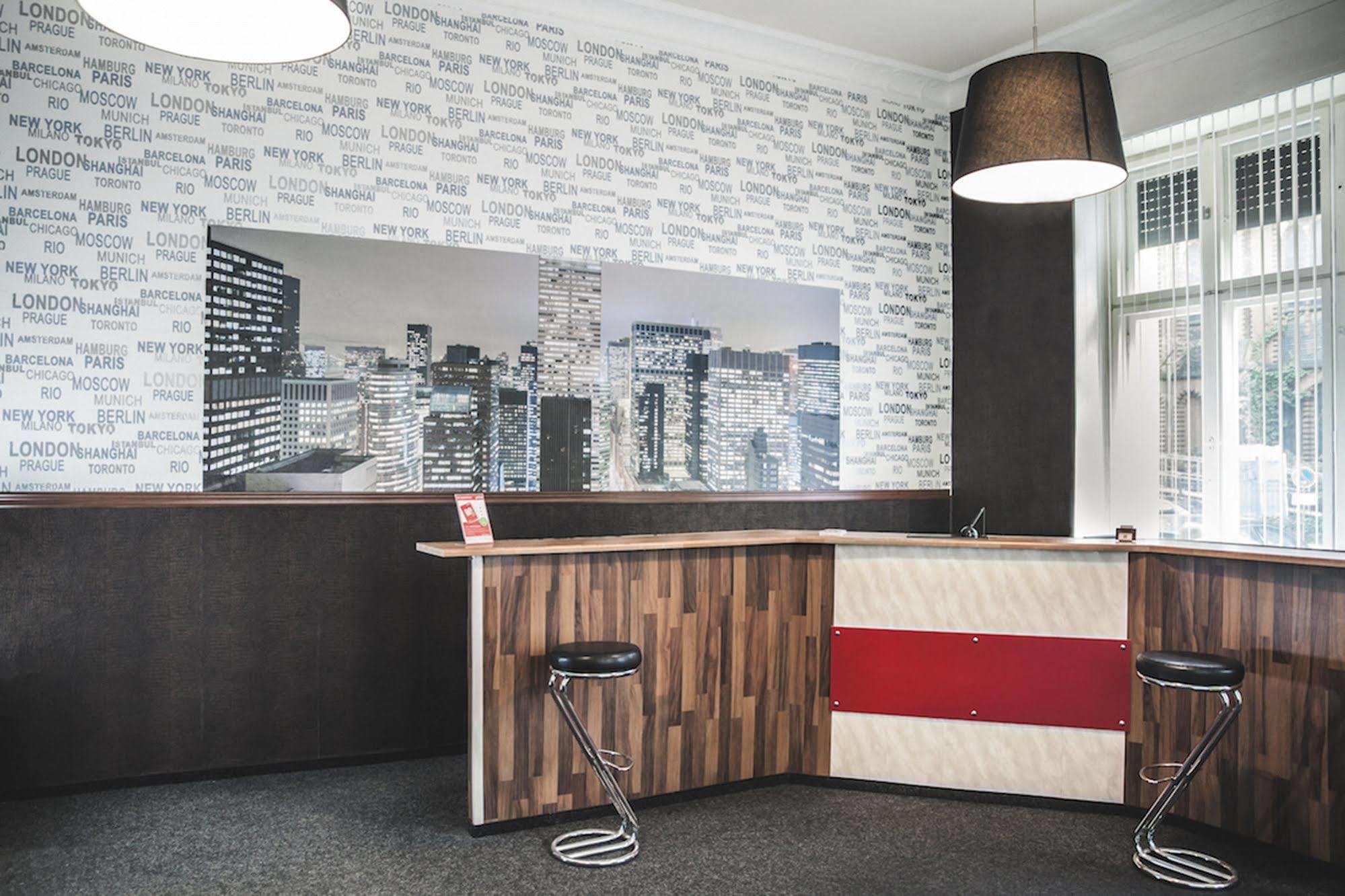 Hotel Pension Insor Berlin Bagian luar foto